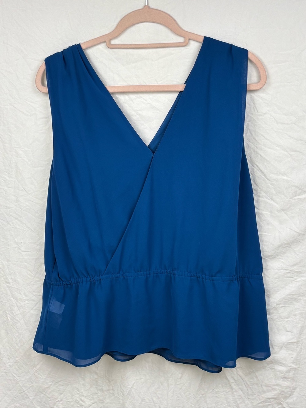 Banana Republic women’s XL V-Neck Sleeveless Blue Peplum Blouse